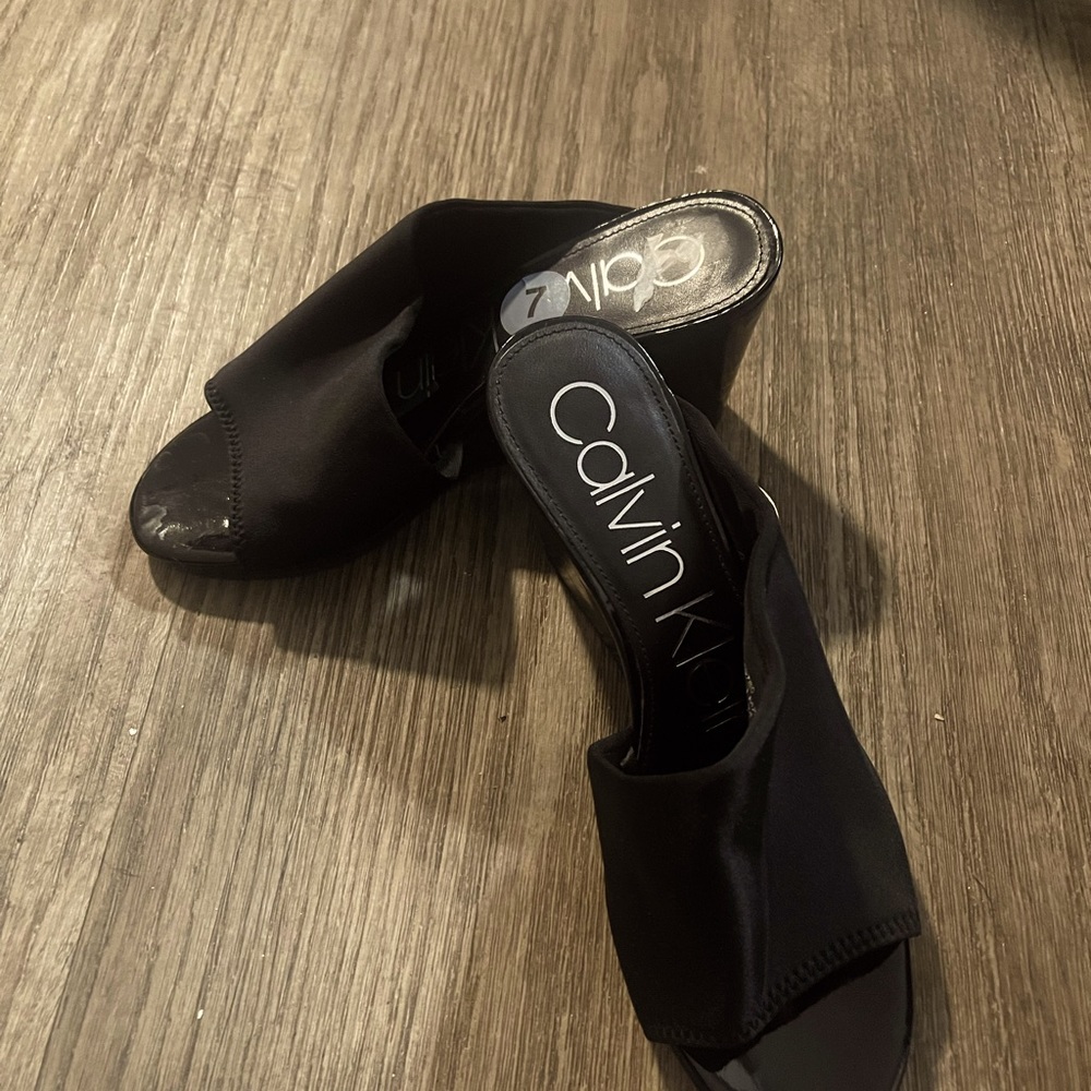 Dress shoes